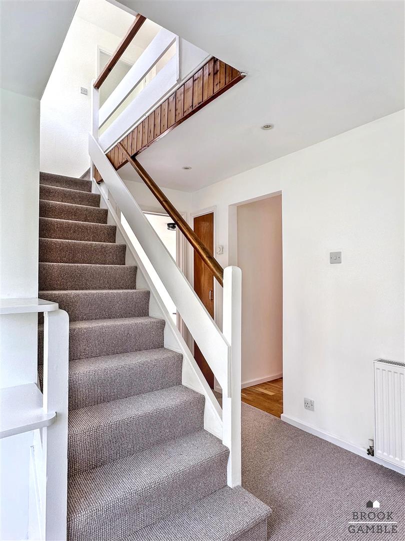 5 Bedroom House - Detached. Bracken Road in Eastbourne,  21